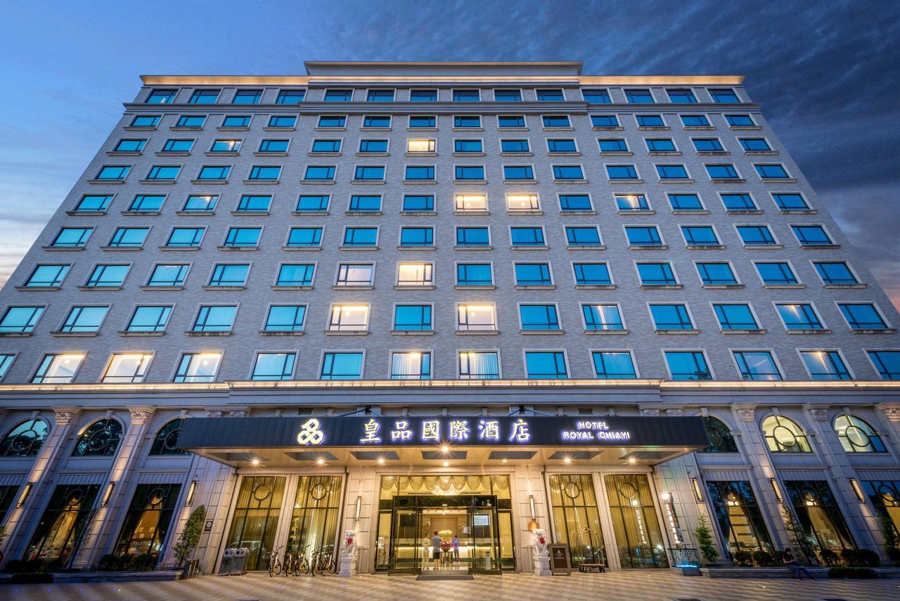 Royal Chiayi Hotel Bagian luar foto